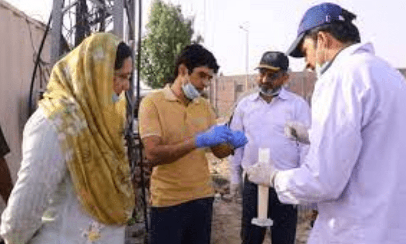 لاہور: پنجاب فوڈ اتھارٹی کا جعلی مشروبات تیارکرنے والوں کیخلاف آپریشن