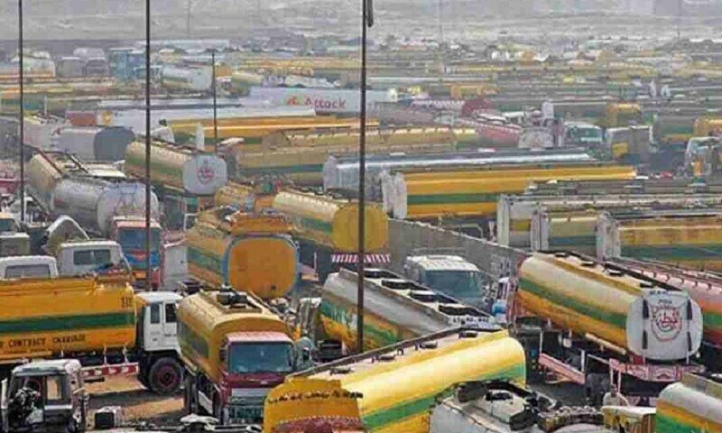 ڈرائیور کا مبینہ اغوا، بلاول چورنگی پر آئل ٹینکرز ایسوسی ایشن کا احتجاج، ٹریفک جام