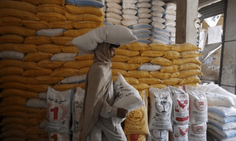 لاہور میں آٹے کا بحران شدت اختیار کرگیا