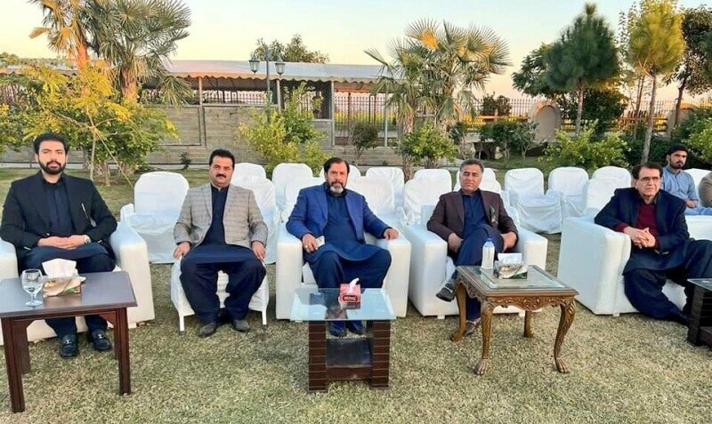 جنرل فیض حمید نے سیاست میں آنے کی تردید کردی