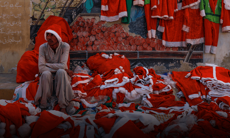 پاکستان سمیت دنیا بھر میں آج کرسمس کا تہوار منایا جا رہا ہے