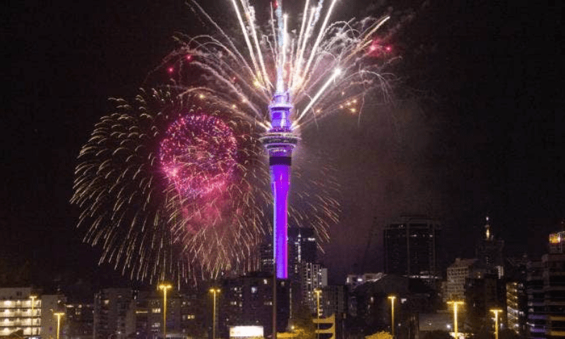 دنیا کے مختلف ممالک میں نئے سال کا آغاز، آتشبازی سےآسمان جگمگا اُٹھا