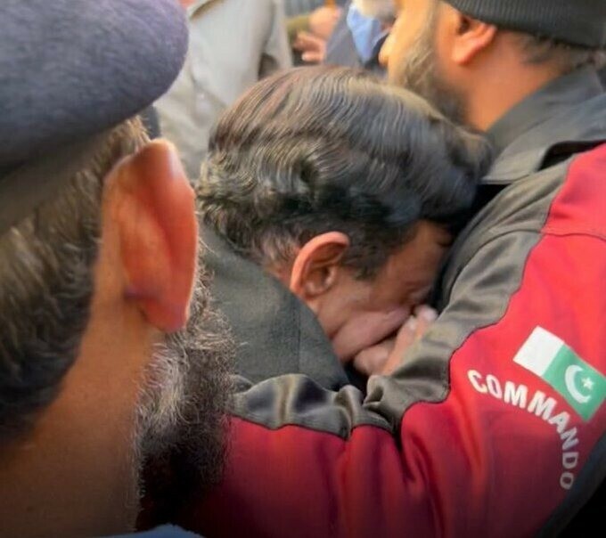 شیخ رشید کو جیل بھیج دیا گیا، پیشی پر پھوٹ پھوٹ کر رو پڑے