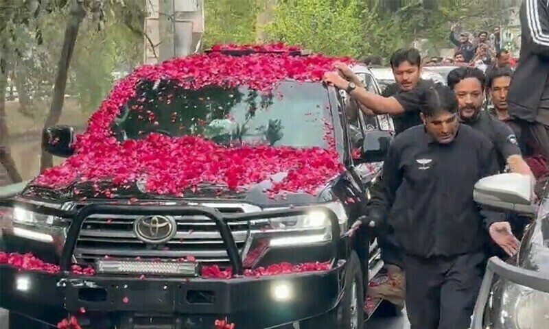 Imran Khan leaves his Zaman Park residence in Lahore to travel to Islamabad in a motorcade on Tuesday, February 28, 2023. Screengrab