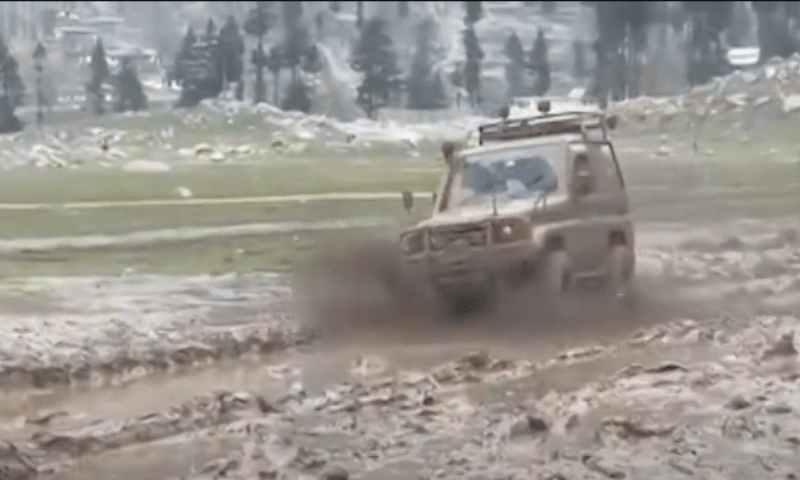 سوات: برف پوش وادی کالام میں خطرناک جیپ ریلی کا انعقاد کیا گیا