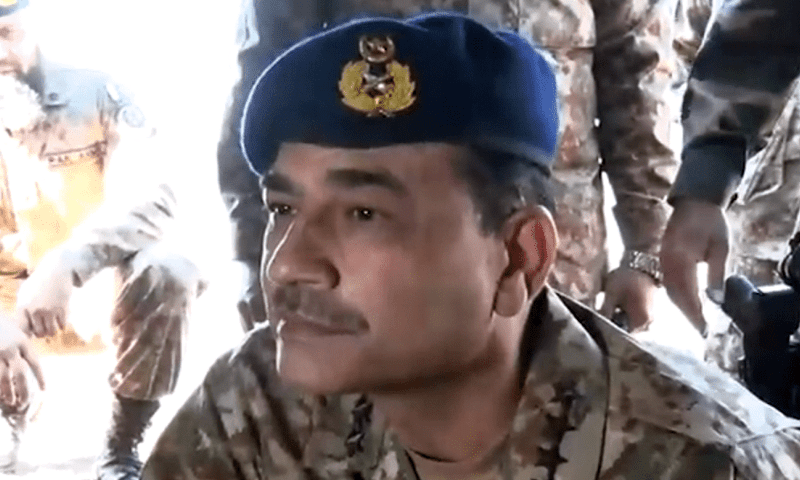 ’دو خاص اور تین سانپوں نے جنرل عاصم منیر کو ہٹانے کی سیٹنگ بٹھائی‘