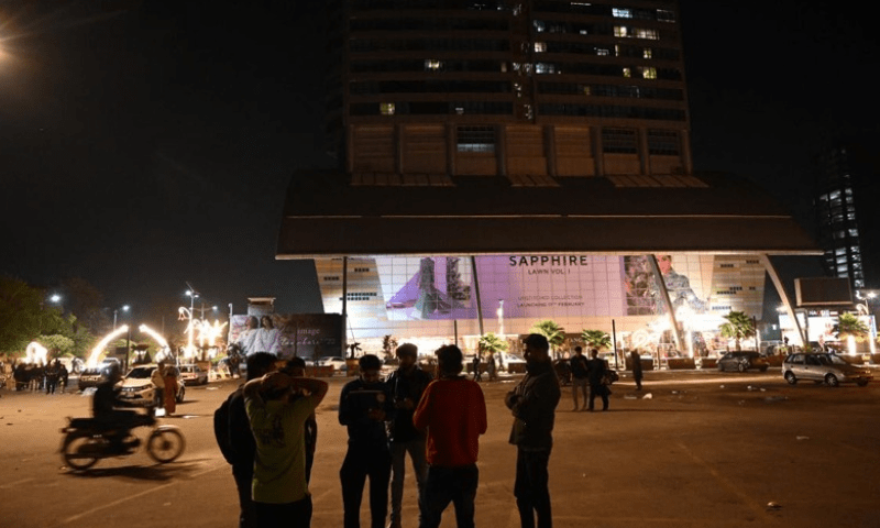 خوف اتنا شدید تھا دونوں بیویوں، 12 بچوں کو نکالنے کا ہوش نہ رہا