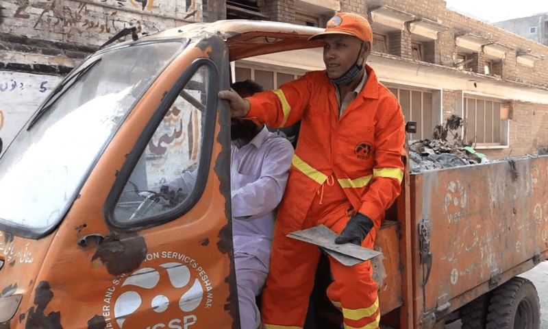 پشاور، نالوں کی صفائی میں جان جانے کا بھی خطرہ ہوتا ہے