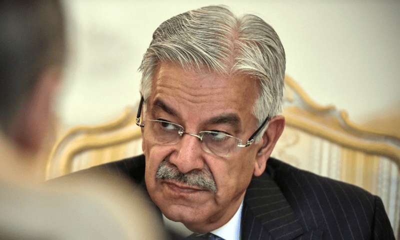 عمران خان نے مذاکرات کیلئے مقدمات ختم کرنے کی شرط رکھی ہے، خواجہ آصف