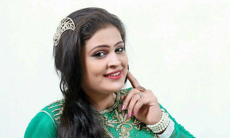 اسٹیج اداکارہ منزہ ملتانی کو فائرنگ کرکے قتل کردیا گیا