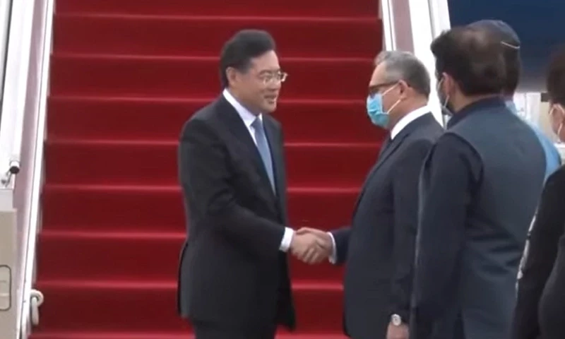 چینی وزیر خارجہ چن گانگ دو روزہ دورے پر پاکستان پہنچ گئے