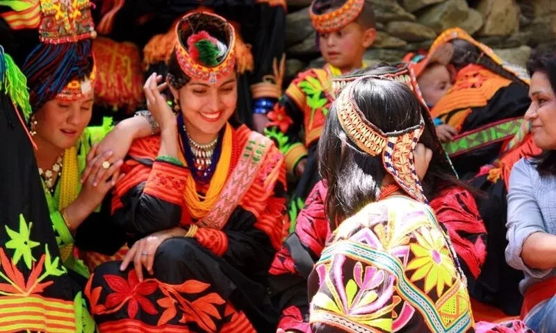 ”چلم جوشی فیسٹیول“ شرکت کیلئے سیاحوں کے وادی کیلاش میں ڈیرے