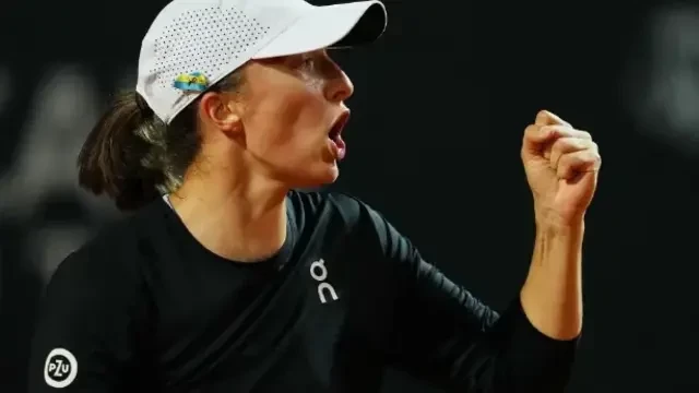 Tennis - Italian Open - Foro Italico, Rome, Italy - May 17, 2023 Poland’s Iga Swiatek reacts during her quarter final match against Kazakhstan’s Elena Rybakina REUTERS