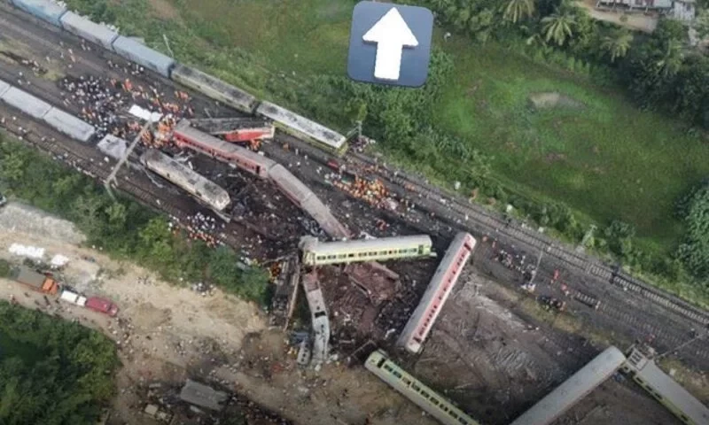 بھارتی ٹرین حادثے کا ملبہ مسلمانوں پر ڈالنے کیلئے انتہاپسندوں نے مندر کو مسجد بنا دیا