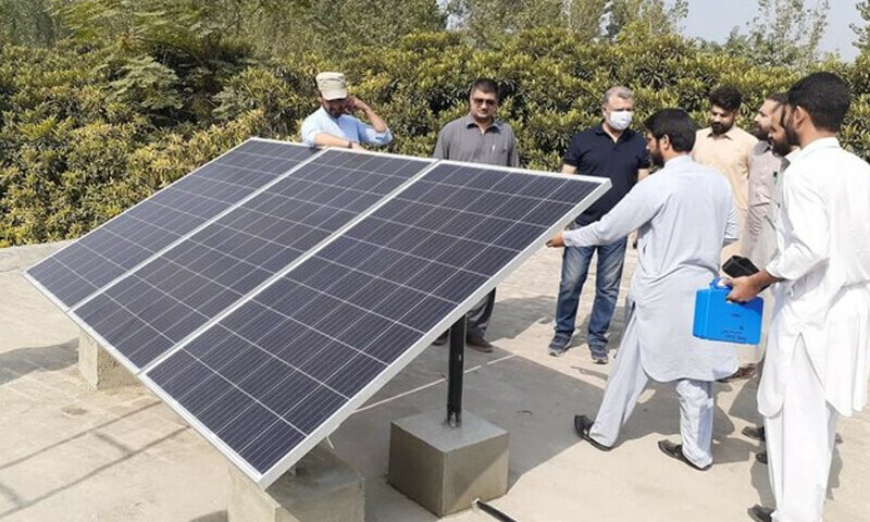 سولر پینل پر عائد ٹیکس اور ڈیوٹی ختم ہونے سے قیمتوں میں کتنا فرق آئے گا؟