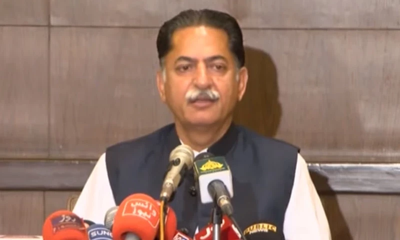 نواز شریف جلد پاکستان آکر انتخابی اتحاد سے متعلق خود بتائیں گے، جاوید لطیف