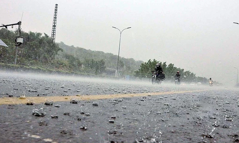 پنجاب اور خیبرپختونخوا میں بارش، 3 افراد جاں بحق 8 زخمی