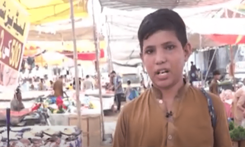 &rdquo;دل چاہتا ہےاسکول جاؤں لیکن مزدوری کے پیسوں سے گھر کا خرچہ چلاتا ہوں&ldquo;