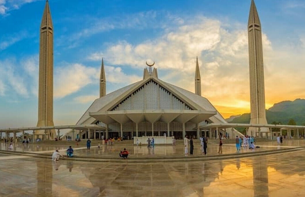 IHC takes up ice cream vendor’s plea against ‘rigorous jail sentence’ IHC takes up ice cream vendor’s plea against ‘rigorous jail sentence’