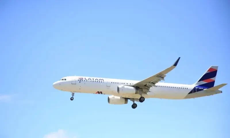 دوران پرواز مسافر طیارے کا پائلٹ مر گیا، جہاز کی ہنگامی لینڈنگ