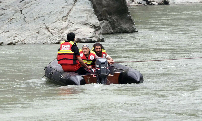 مظفرآباد: 4 نوجوان دریائے نیلم میں نہاتے ہوئے ڈوب گئے