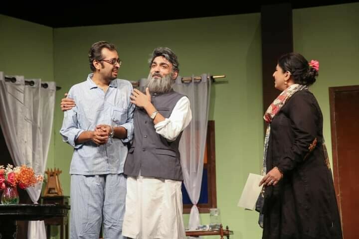 50 سالہ دل پھینک عاشق مشکل میں پھنس گیا