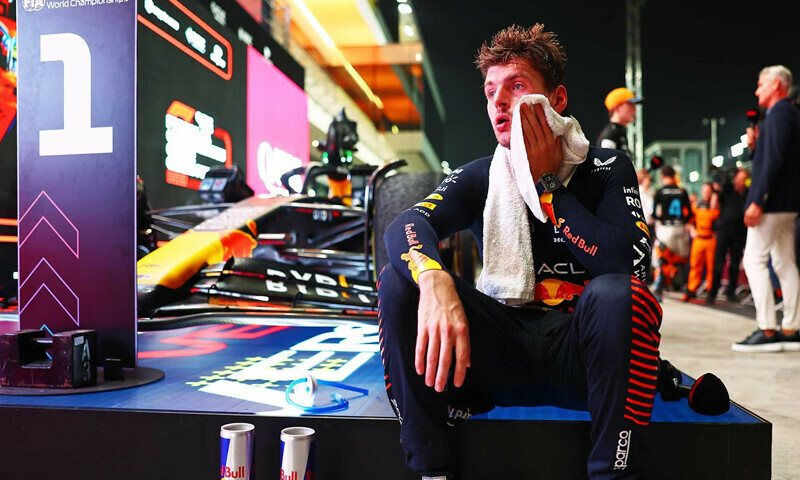 فارمولہ ون ریس کے دوران ڈرائیور گاڑی میں بے ہوش