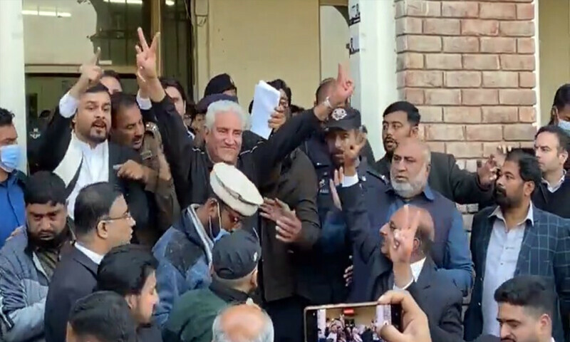 شاہ محمود قریشی کا ریمانڈ مسترد، مزید 12 مقدمات میں گرفتاری ڈال دی گئی