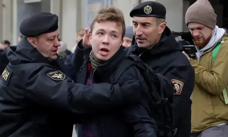 دنیا بھر میں کتنے صحافی حق گوئی پر پابندِ سلاسل ہیں؟