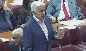 خواجہ آصف نے صحافی وجاہت سعید کو کھری کھری سناد یں