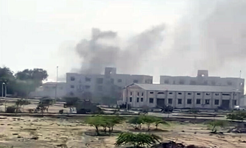 گوادر میں پورٹ اتھارٹی کمپلیکس پر بی ایل اے کا حملہ ناکام، 8 دہشتگرد ہلاک، 2 سکیورٹی اہلکار شہید