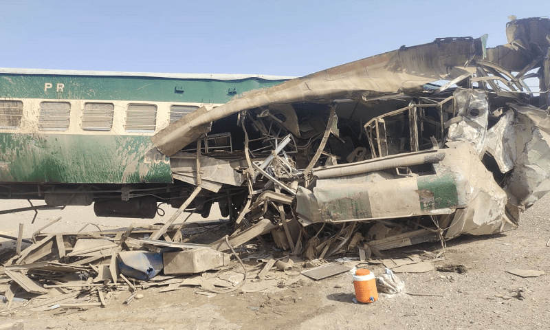 ایران سے کوئٹہ آنیوالی ٹرین کو ہولناک حادثہ، بوگیاں چرمرا گئیں