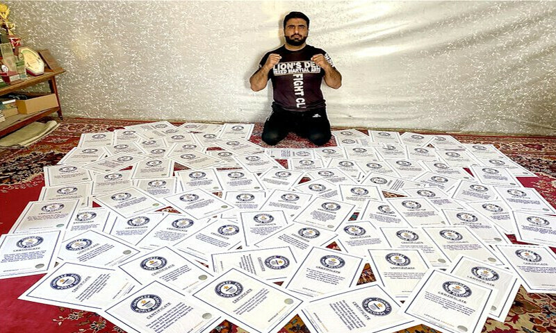 ہتک آمیز رویے پر 100 ورلڈ ریکارڈ ہولڈر کھلاڑی نے انعامی چیک واپس کردیا