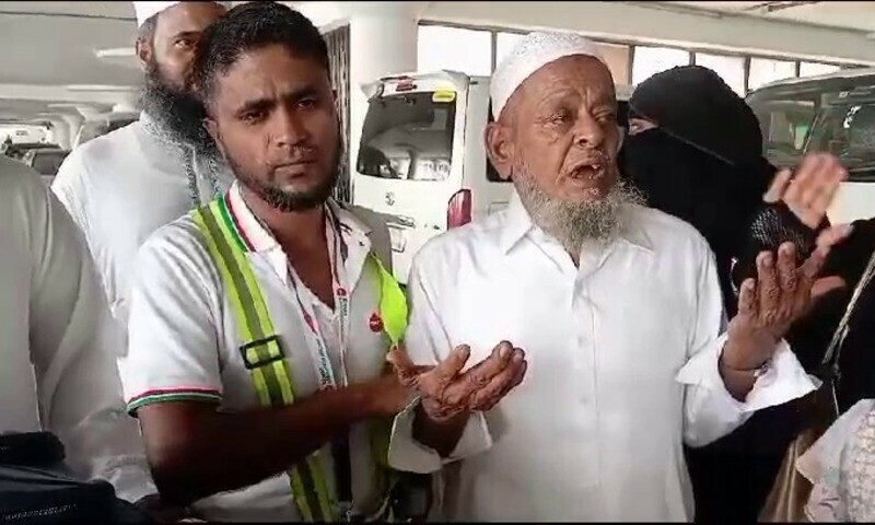 آج نیوز نے 36 سال سے بچھڑے باپ بیٹیوں کو ملادیا