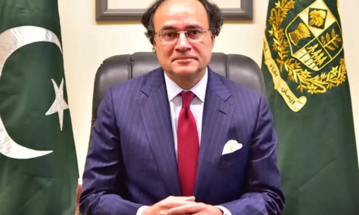 منی بجٹ نہیں آئے گا، پاکستانی کرنسی مستحکم رہے گی، آگے جا کر تنخواہ دار طبقے کو بتدریج ریلیف دیں گے، وزیر خزانہ