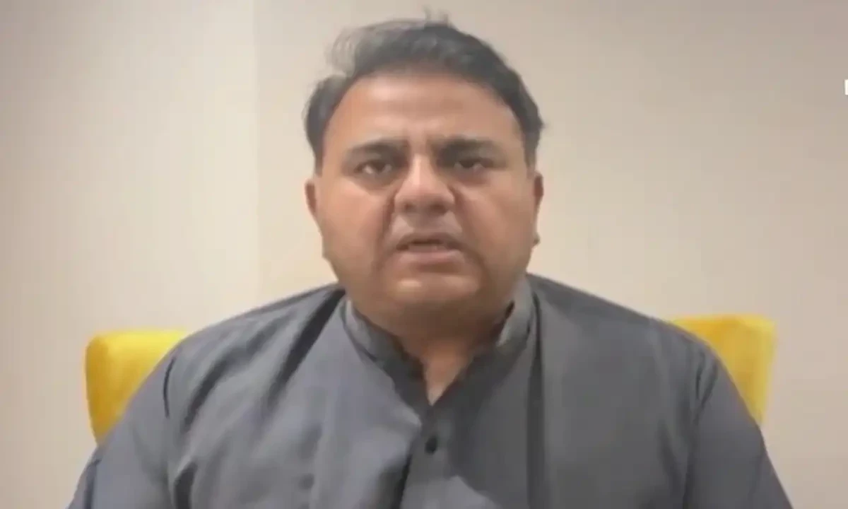 حکومت اپنے پاؤں پر نہیں کھڑی، ن لیگ پارلیمنٹ میں تیسرے نمبر پر چلی گئی، فواد چوہدری