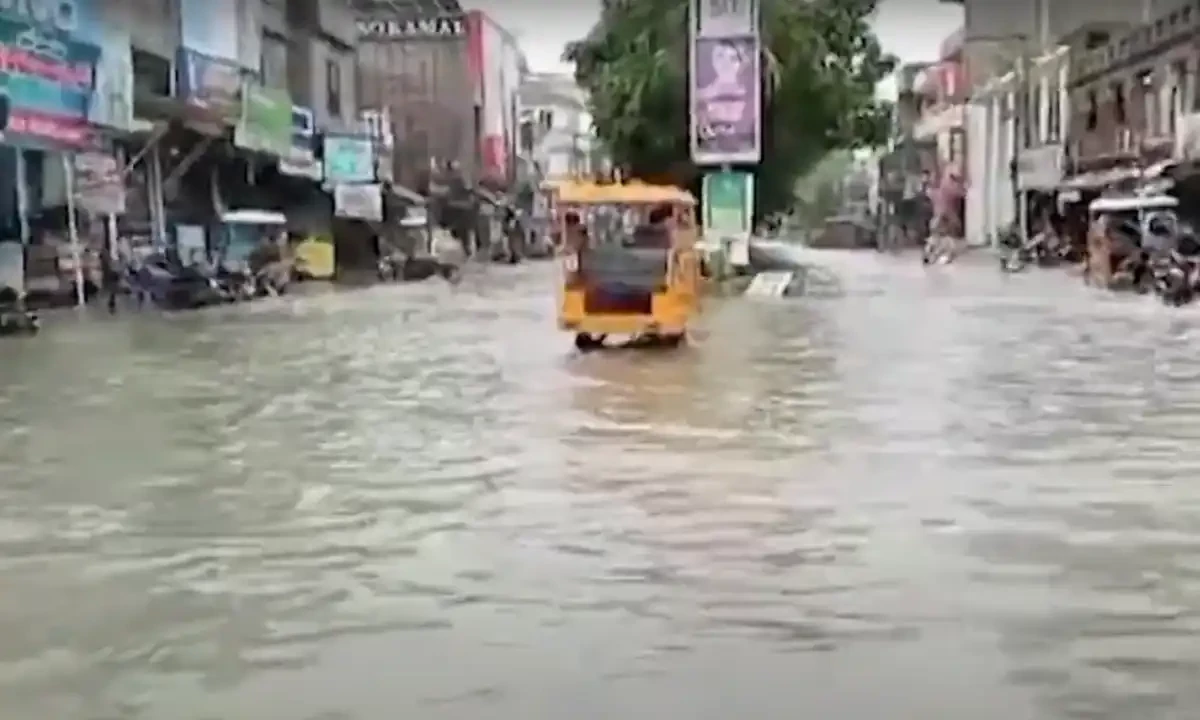 گجرات میں بارشوں کا 50 سالہ ریکارڈ ٹوٹ گیا