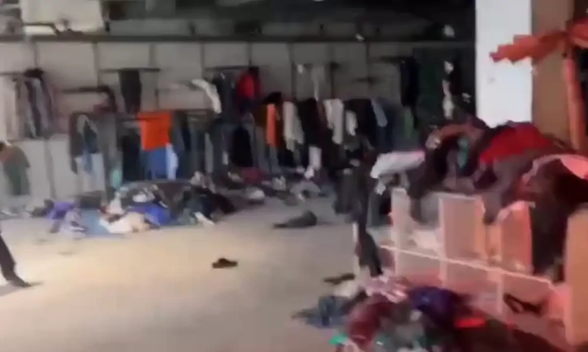 Chaos erupts at mart opening in Karachi’s Johar as crowds turn violent