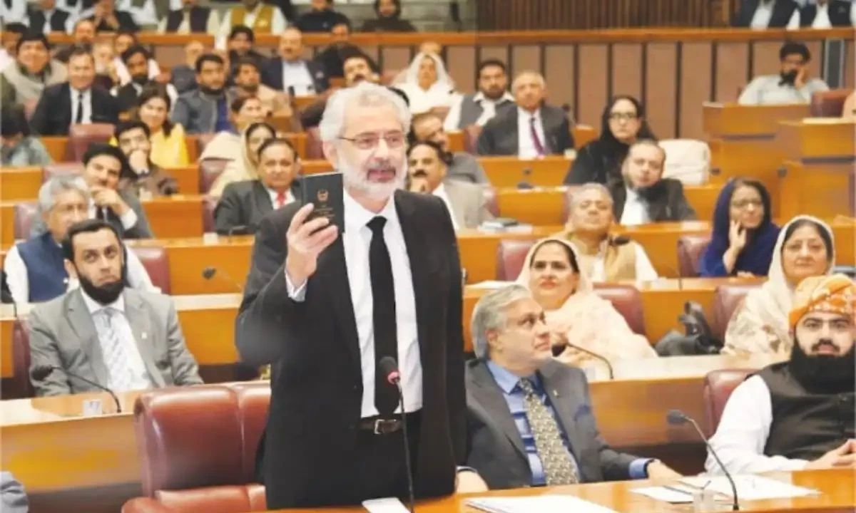 مولانا فضل الرحمان کا مطالبہ منظور، چیف جسٹس کو ایکسٹینشن نہ دینے کا فیصلہ، آئینی عدالت، مرضی کےجج