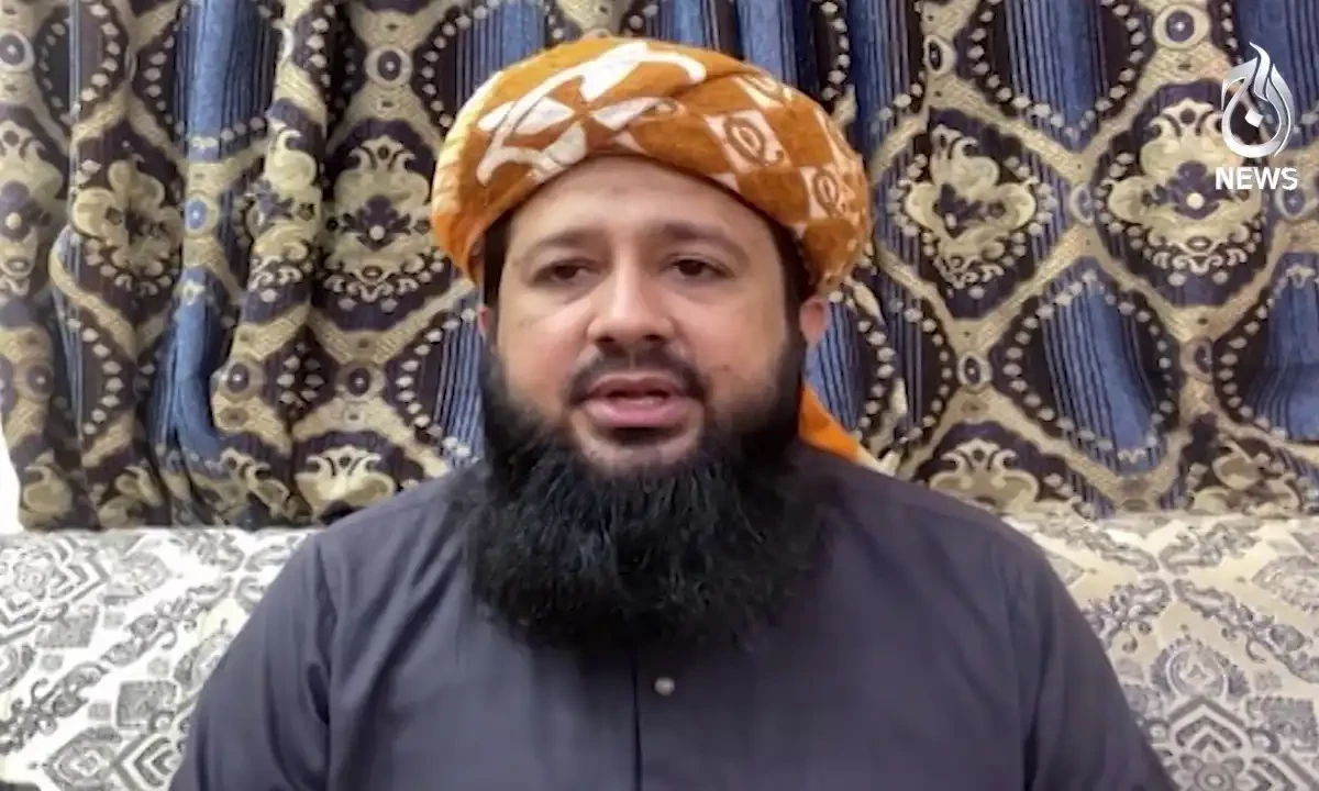 جے یو آئی کو مجوزہ آئینی ترمیم کا جزوی مسودہ موصول، منانے کیلئے فضل الرحمان کو کیا کیا آفرز ہوئیں؟