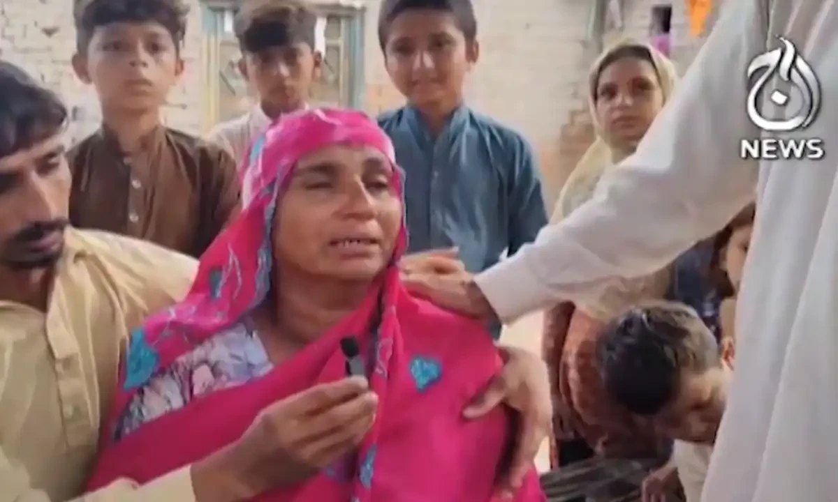 سانحہ پنجگور: جگر گوشے روزی کمانے اکٹھے بلوچستان گئے تھے، یہ حکومت کی لاپرواہی ہے، لوحقین سانحہ پنجگور: جگر گوشے روزی کمانے اکٹھے بلوچستان گئے تھے، یہ حکومت کی لاپرواہی ہے، لوحقین