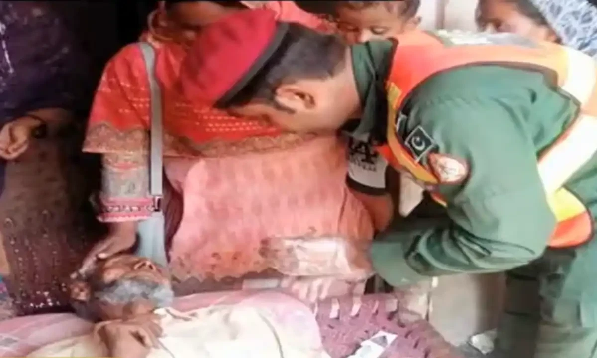 جائیداد کا لالچ، بیٹے نے باپ کو سانپ سے ڈسوا دیا