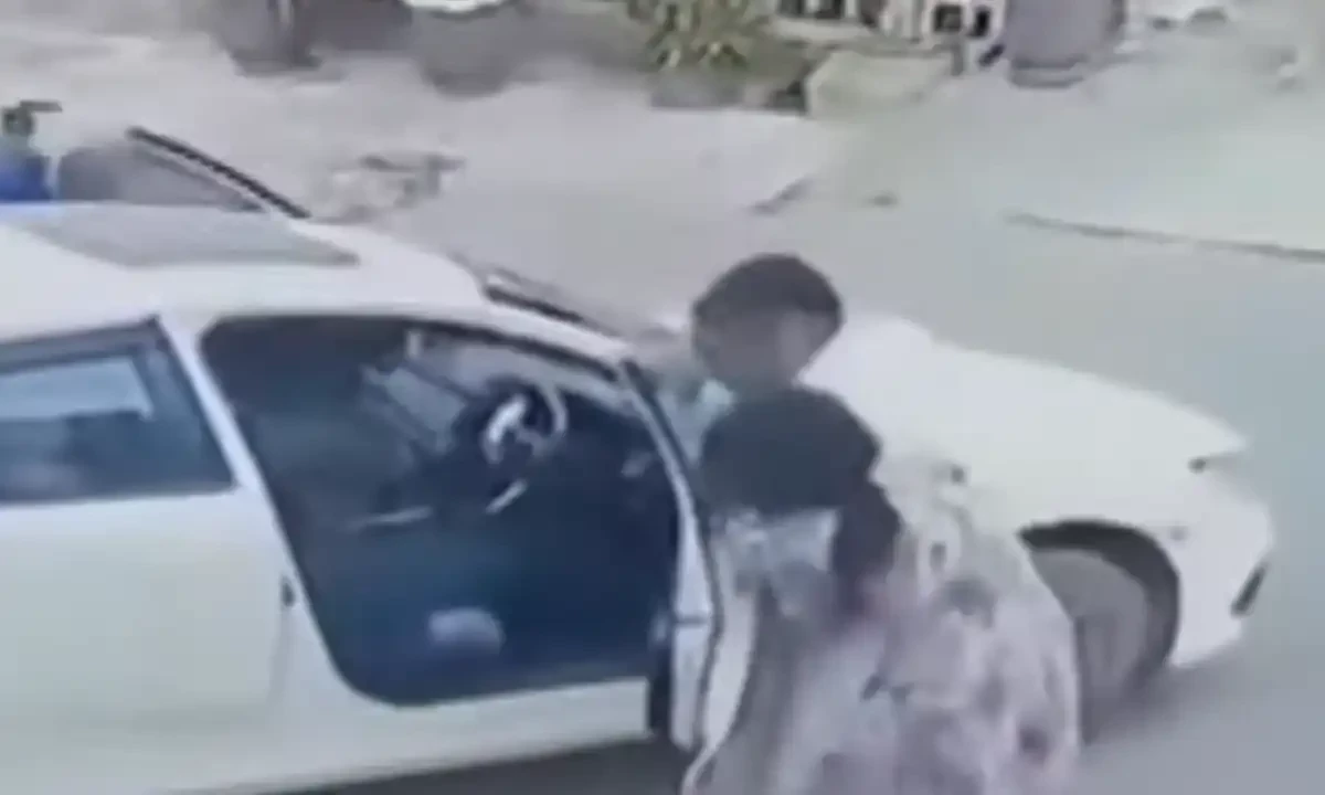 اسلام آباد میں ڈاکو راج برقرار، خاتون نے کار چھیننے والے کو دبوچ لیا