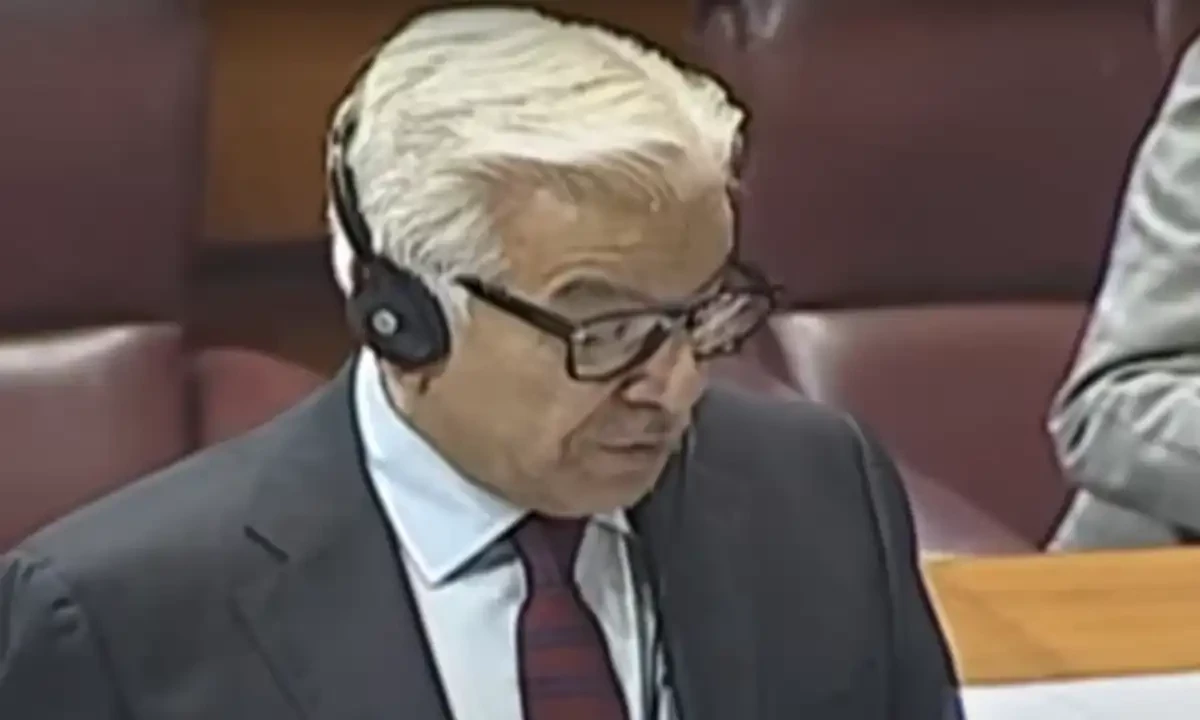 ریٹائرمنٹ کی حد ختم، تینوں سروسز چیفس کی مدت ملازمت 5 سال کرنے کا بل دونوں ایوانوں سے منظور