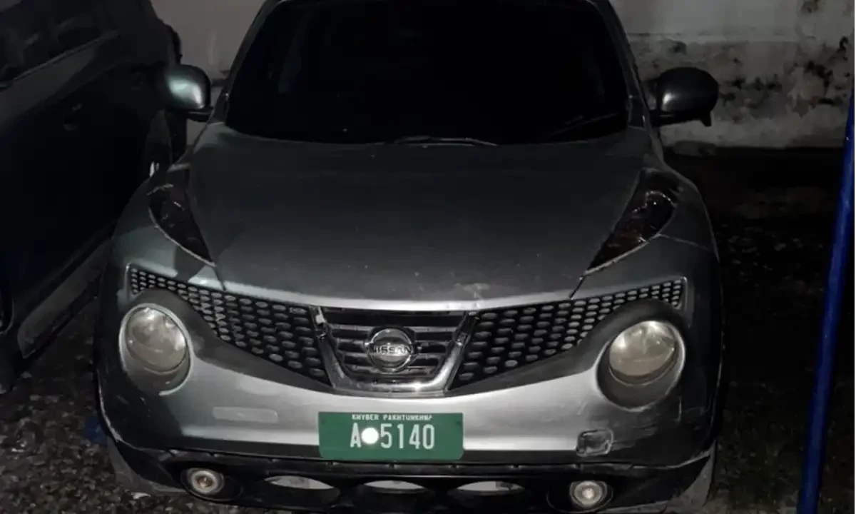 خیبرپختونخوا: محکمہ ایکسائز کے سابق آفیسرز 70 سے زائد قمیتی سرکاری گاڑیاں اپنے ساتھ لے گئے