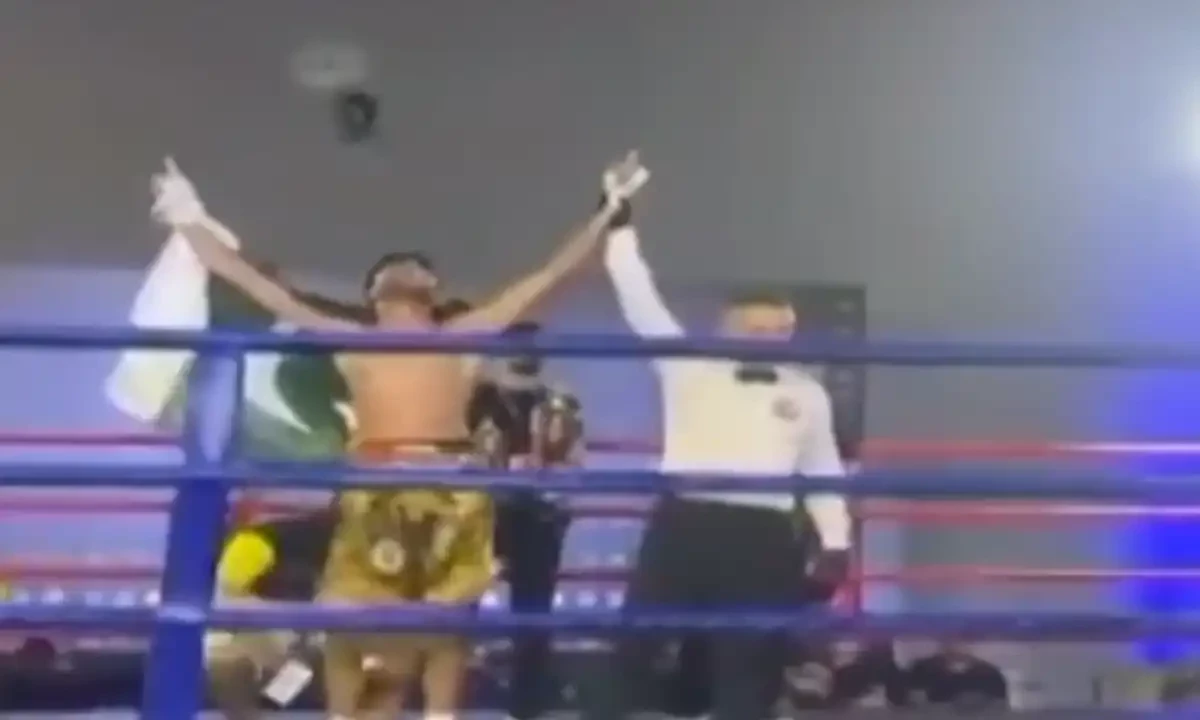 پاکستانی باکسر شعیب خان زہری نے انٹرنیشنل باکسنگ فائٹ جیت لی