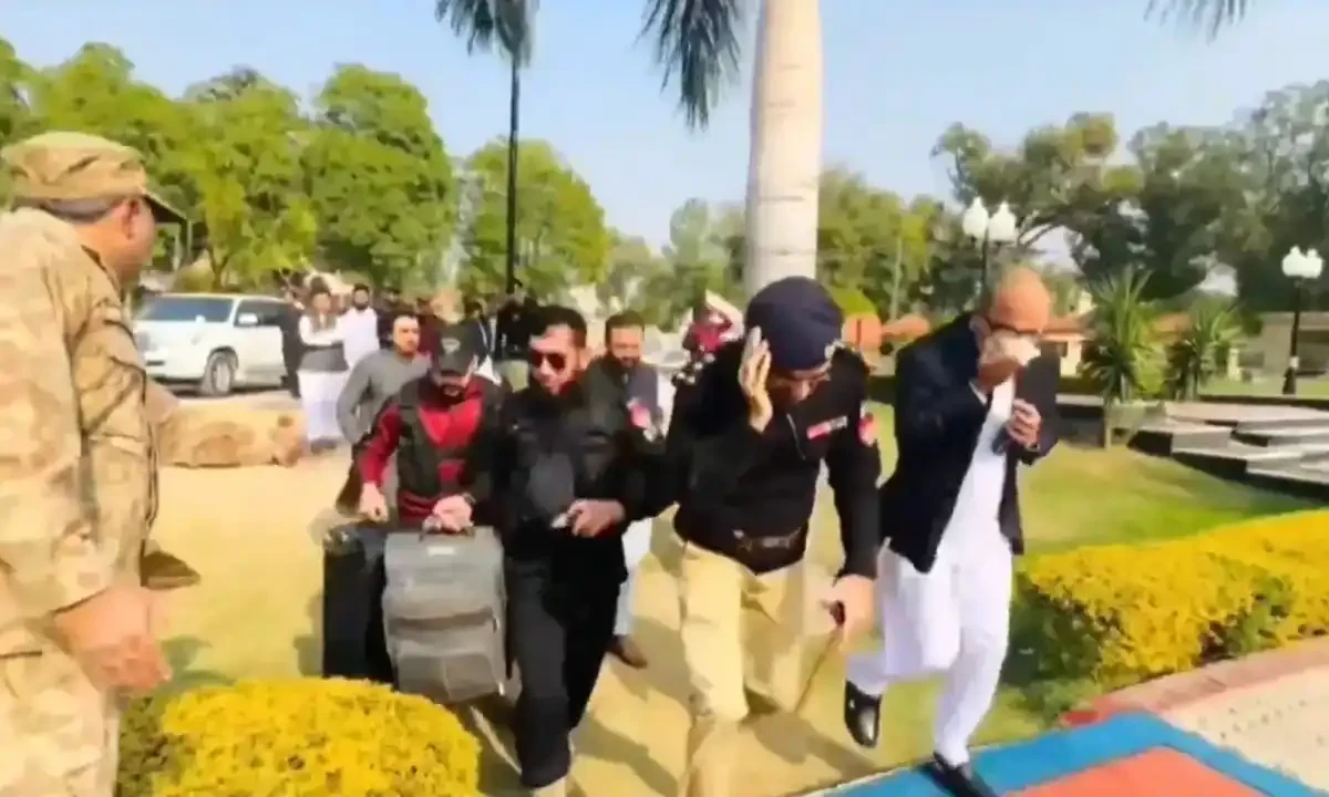 کرم: قبائلی کشیدگی میں شدت، مزید 31 ہلاکتیں، حکومتی ہیلی کاپٹر پر بھی فائرنگ