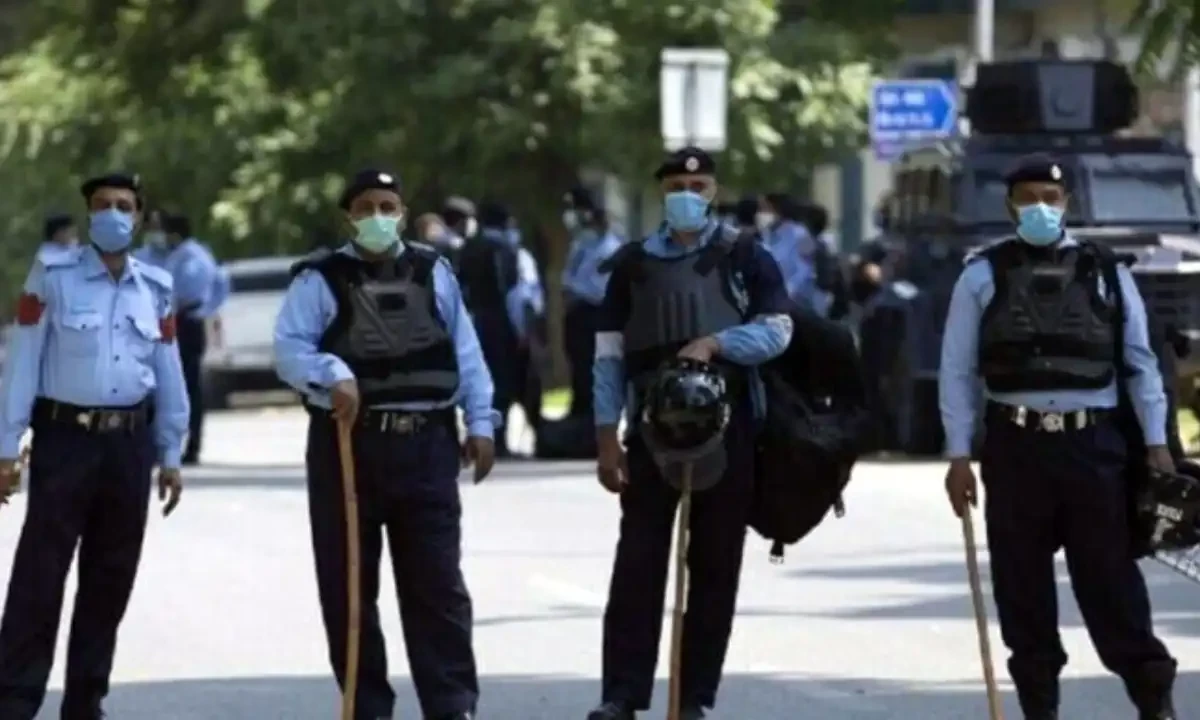 سیکریٹری داخلہ نے اسلام آباد میں براہ راست فائرنگ کا دعویٰ مسترد کر دیا