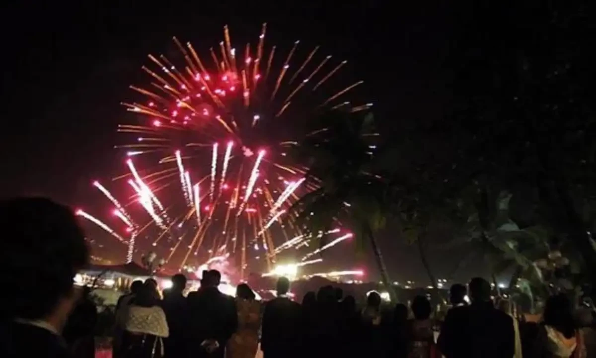 پاکستان میں سال 2025 کی پُرامید شروعات، ملک بھر میں جشن، کراچی میں ہوائی فائرنگ سے 25 زخمی