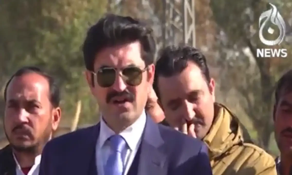 شیر افضل مروت پی ٹی آئی کی سوشل میڈیا ٹیم پر پھٹ پڑے